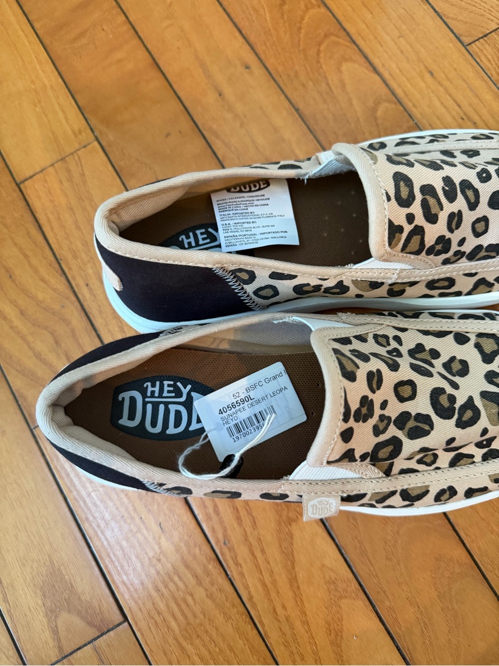 Hey Dude Leopard Print Slip-On Sneakers in Tan, Black, White size 8 nwt - Picture 7 of 7